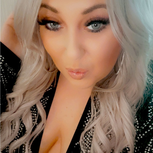 Meet your Posher, Marissa - Picture 1 of 1